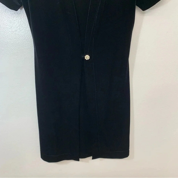 Scarlett Black Velvet Cocktail Dress 5/6 Sheath Knee Length Stretch Short Slv - Picture 3 of 11